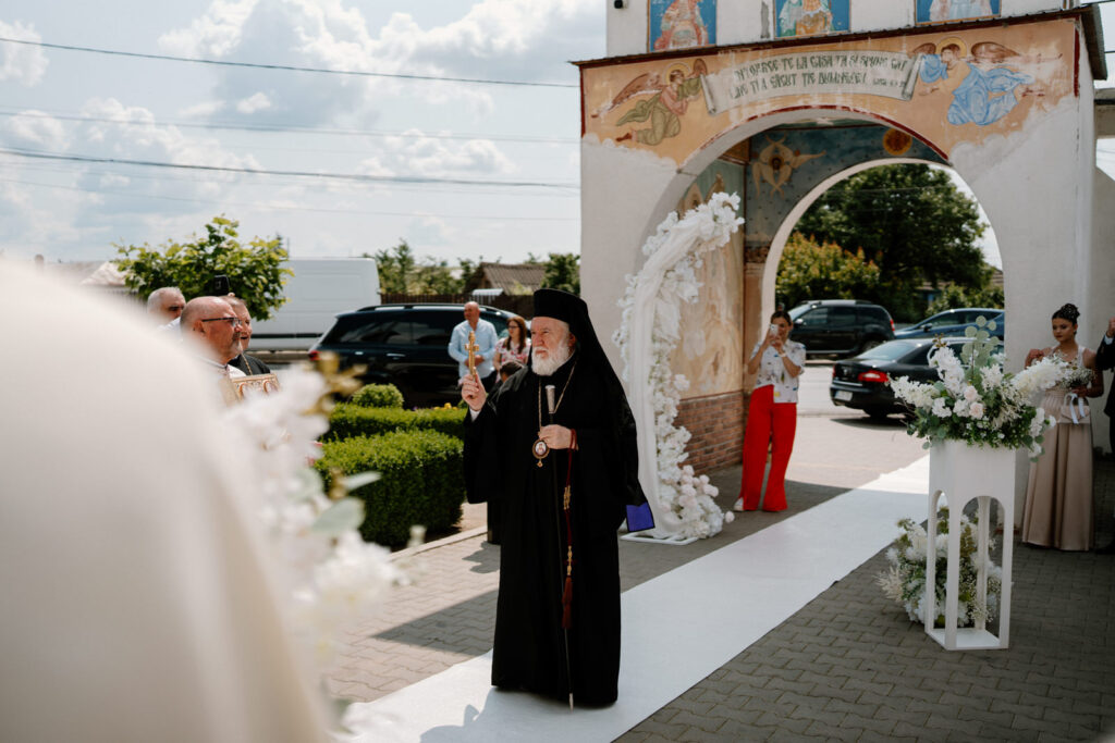 Inalt ierarh al Bisericii Ortodoxe Romane cu Lucian Crestez