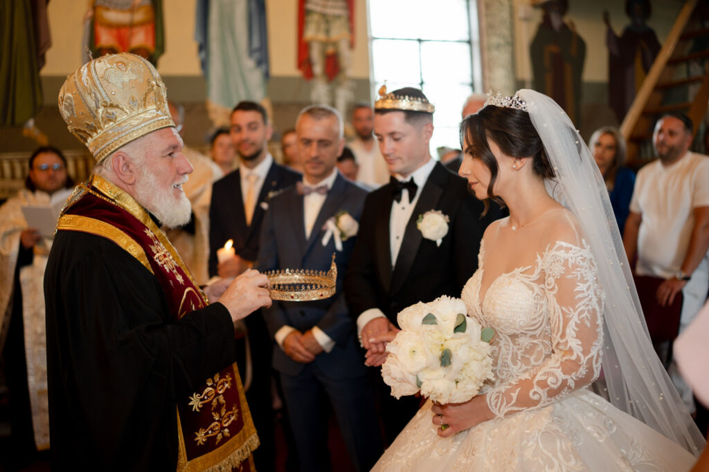 La cununia religioasa cu înalt ierarh al Bisericii Ortodoxe si Lucian Crestez