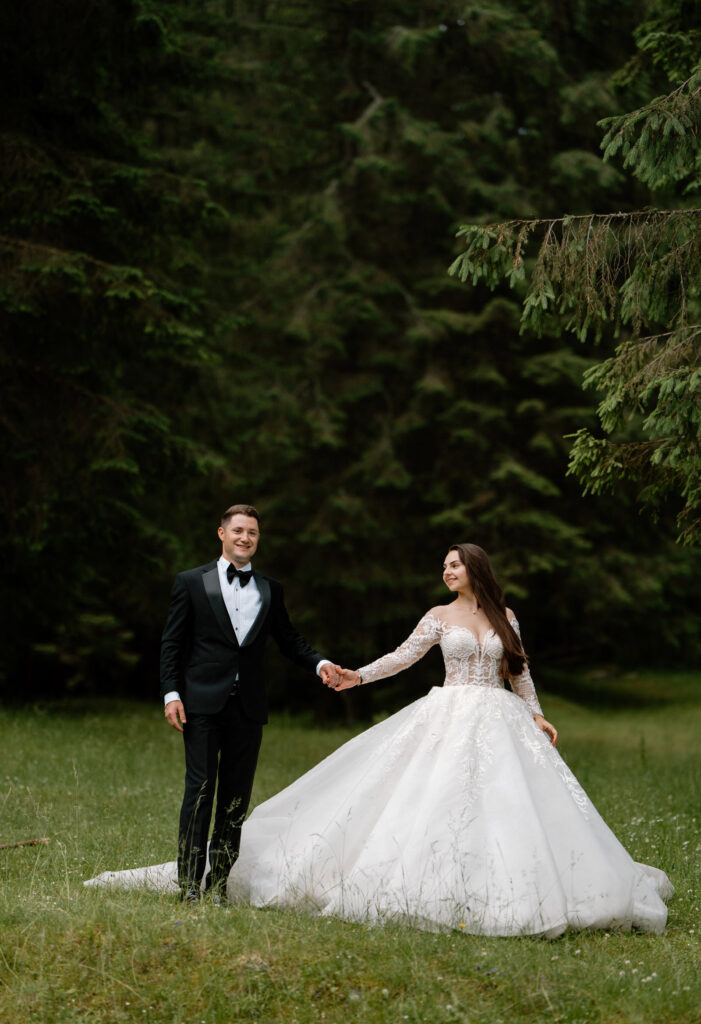 Lucian Crestez cu mirii la Trash the dress la munte