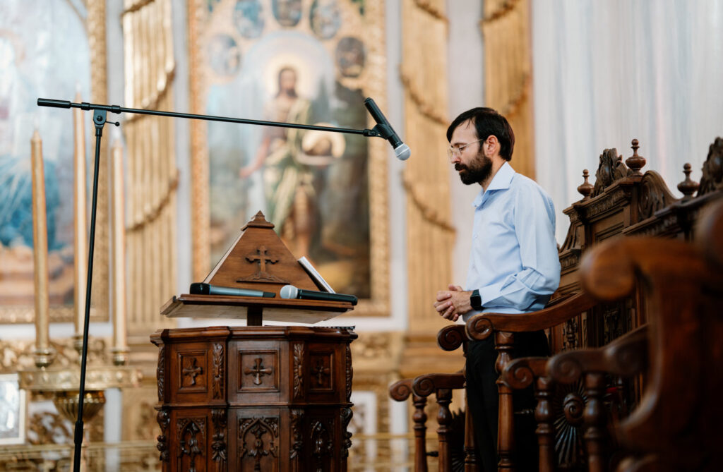 Lucian Crestez fotografie de cuplu in lumina aurie
