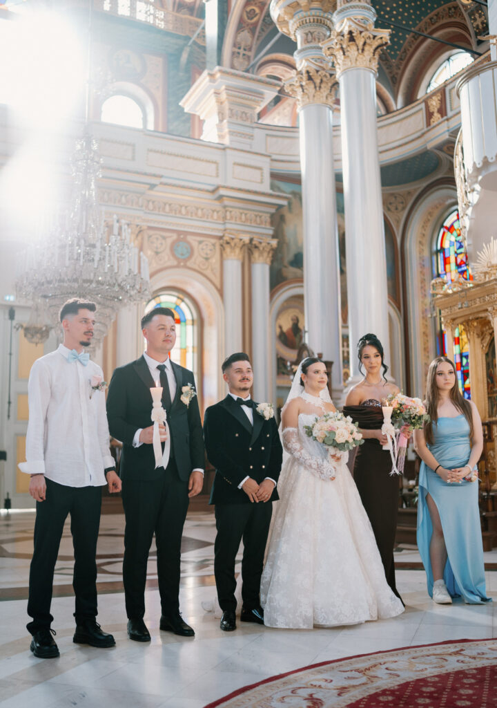 Lucian Crestez in Biserica Greaca cu mirii si preotii