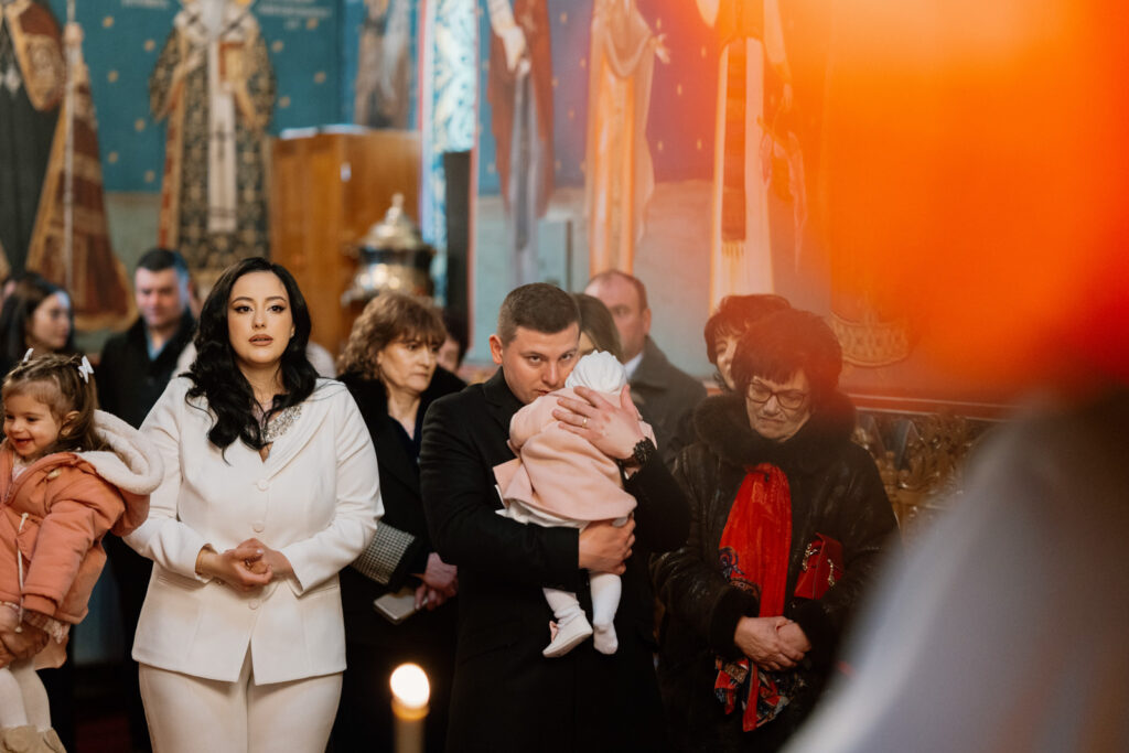 Lucian Crestez in biserica pentru botez