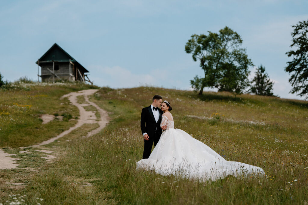 Lucian Crestez la FUndata cu mirii la trash the dress