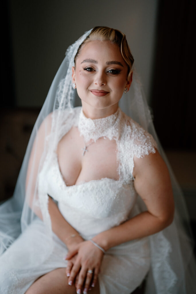 Mireasa pregatita sa paseasca spre noul drum, fotografiata de Lucian Crestez