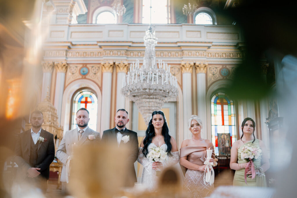 lucian-crestez-mirii-la-altar-in-biserica-greaca